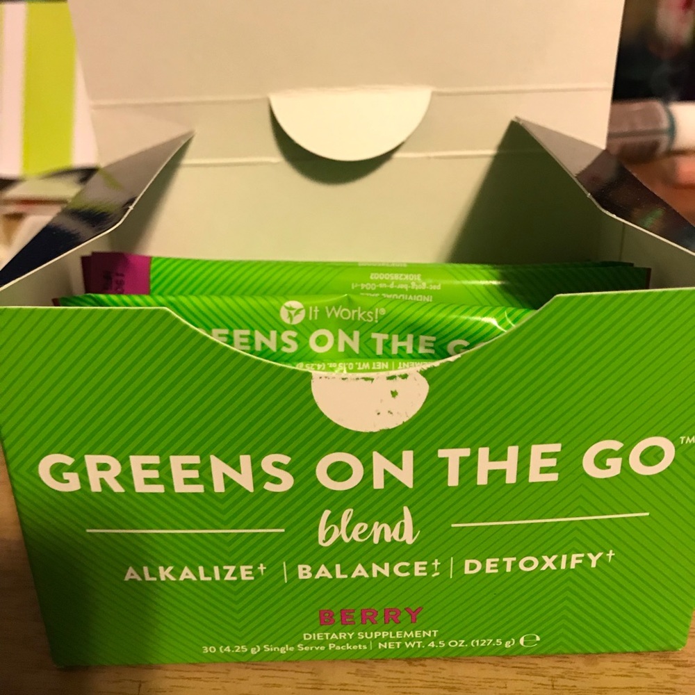IT WORKS greens on the go!